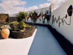 Manrique - wall