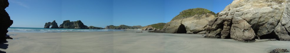 Sicht gegen Osten am Wahariki beach Sicht gegen Osten am Wahariki beach