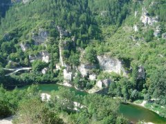 Tarnschlucht - Dörfchen entlang des Flusses Tarnschlucht - Dörfchen entlang des Flusses